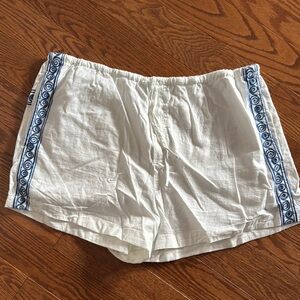 NWT Madewell x Lisa Says Gah White Shorts with Blue Embroidery